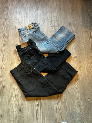 Nudie jeans bulk - Nudie bulk x3🤩 Tre par jeans från nudie i bra skick. Nypris ungefär 3500:- för alla. Säljer för 699! Hör av er vid frågor och funderingar 