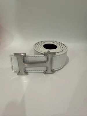 Vit Herme's Bälte - Helt ny,110cm