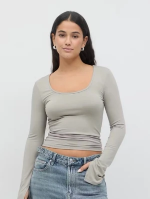 GinaTricot topp - GinaTricot tröja med slits i nyskick❤️Skriv privat för fler bilder!!