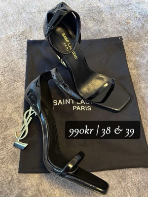 Klackar svarta - Gulddetaljer 38&39