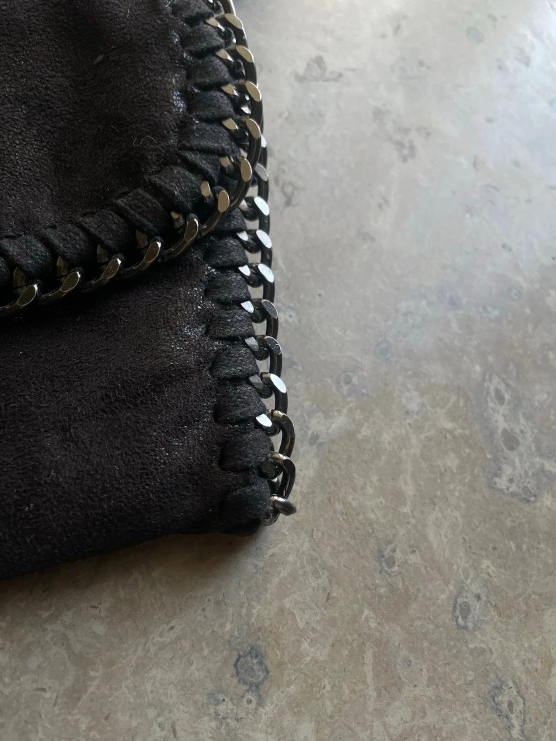 Svart axelväska med kedjerem - 2