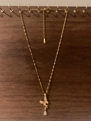 Elira Voss halsband - Nytt och oanvänt