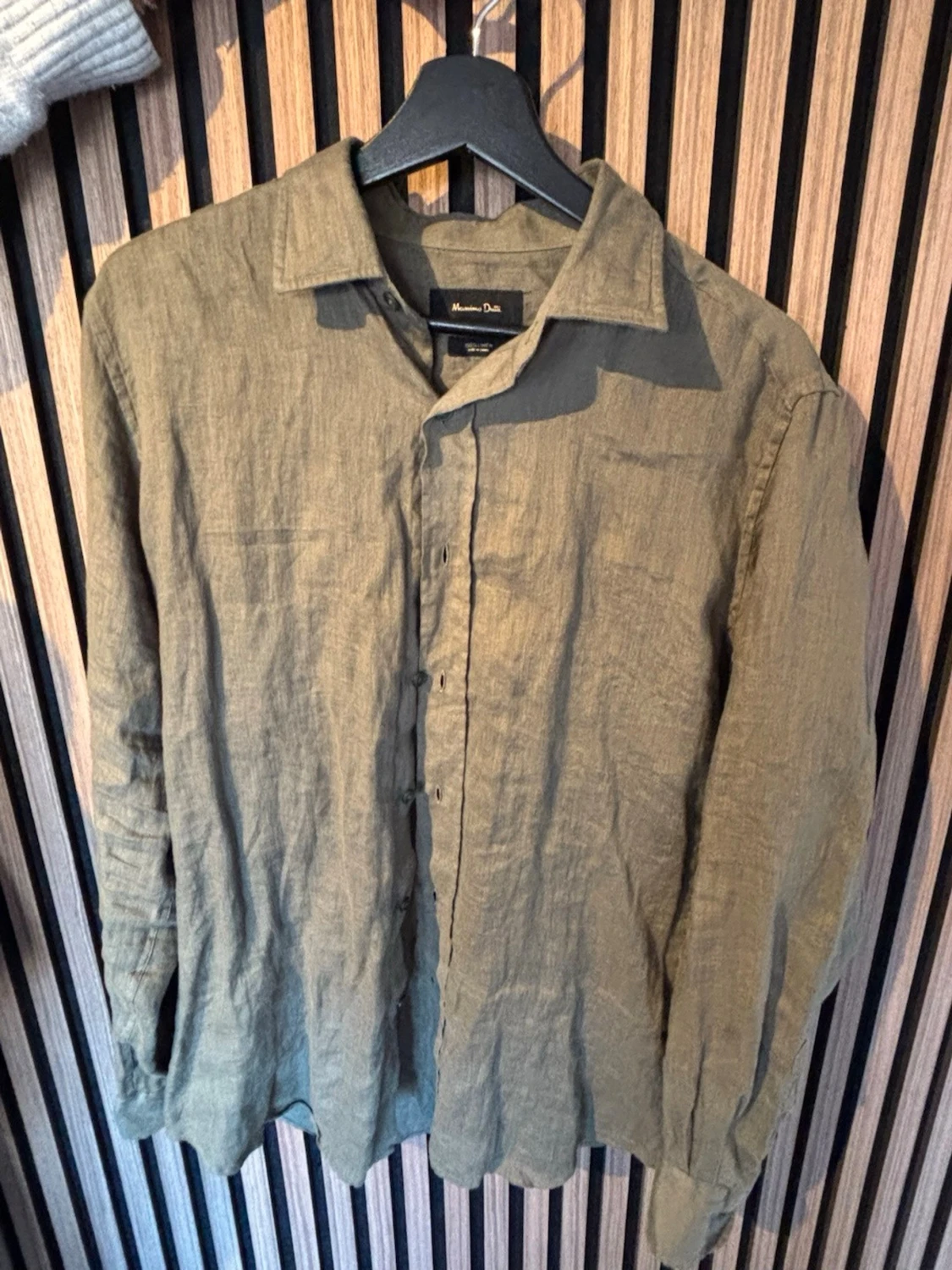 Olivgrön linneskjorta från Massimo Dutti - 2