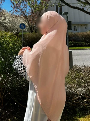 Jazz hijab  - Den är tunn och väldigt skönt att sätta på.