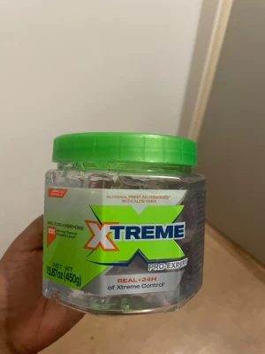 Xtreme Pro-Expert hårgelé - Xtreme Pro-Expert hårgelé med grön lock, alkoholfri och med aloe vera. Ger stark stadga och kontroll i upp till 24 timmar. Perfekt för att styla och hålla frisyren på plats hela dagen. Använd 1 gång 