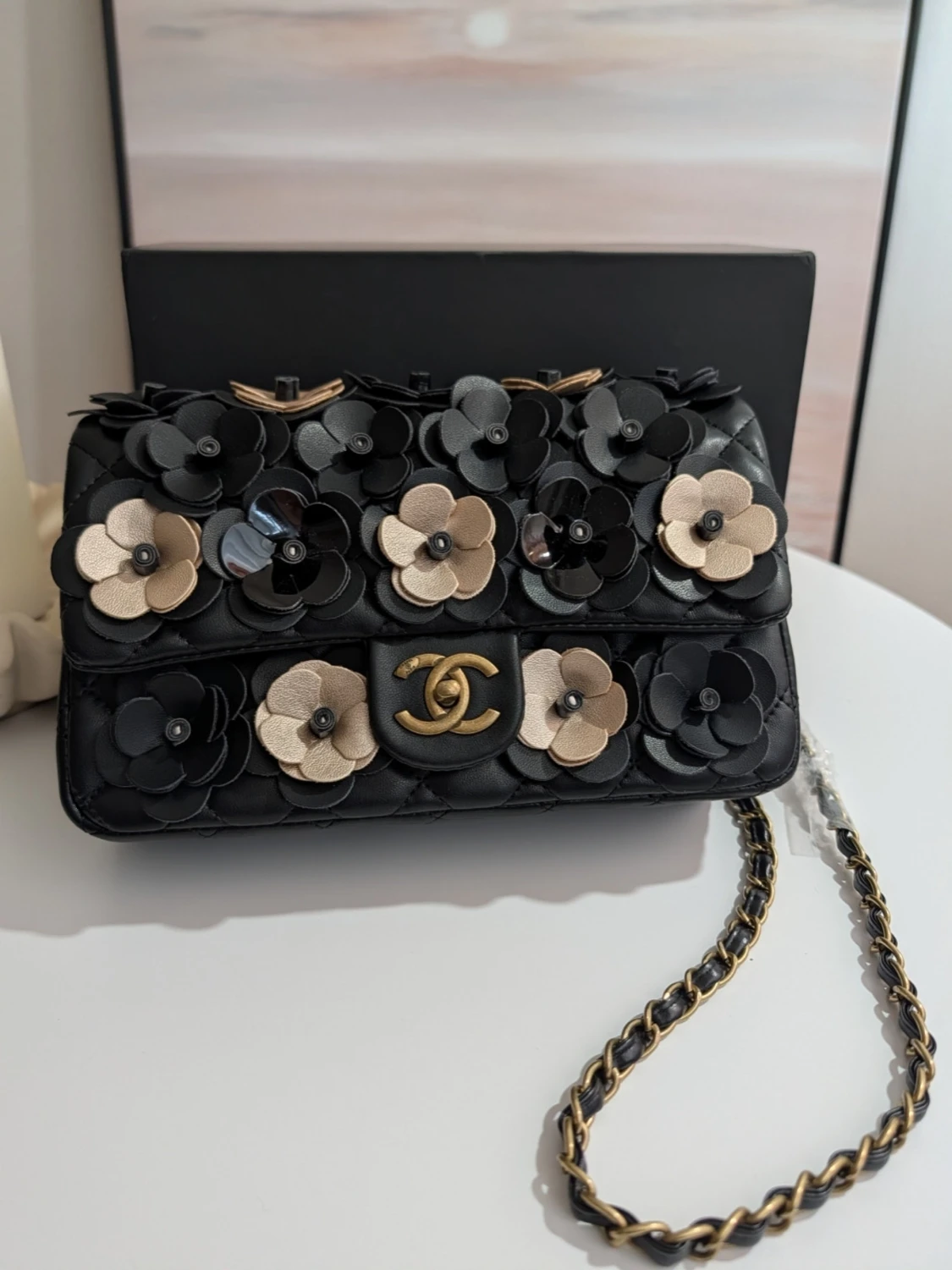 ChaneI 💎 Camellia Flap Bag. - 1