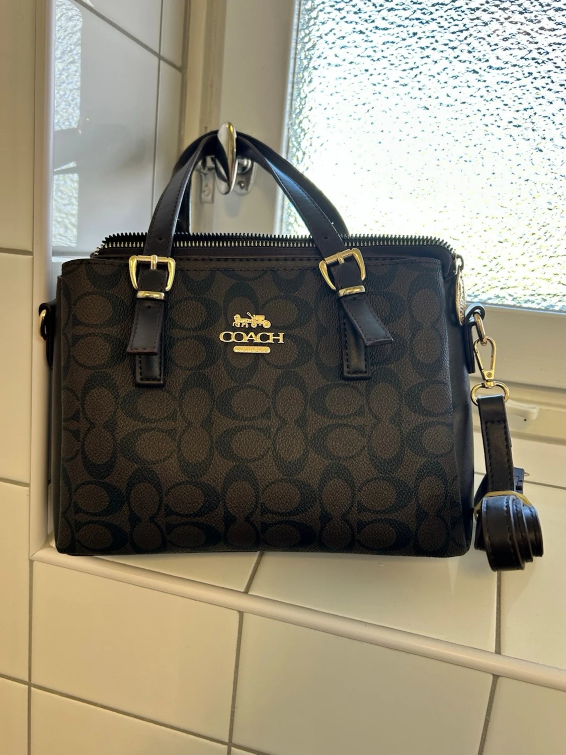 Brun handväska från Coach - 1
