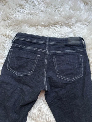 Bootcut flare Gina - Snygga mörkblå bootcut jeans från Gina. Endast testade, nytt skick