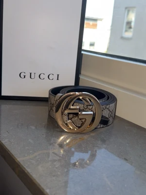 G.ucci bälte  - G.ucci bälte helt ny. Shippar inom 24 Tim.