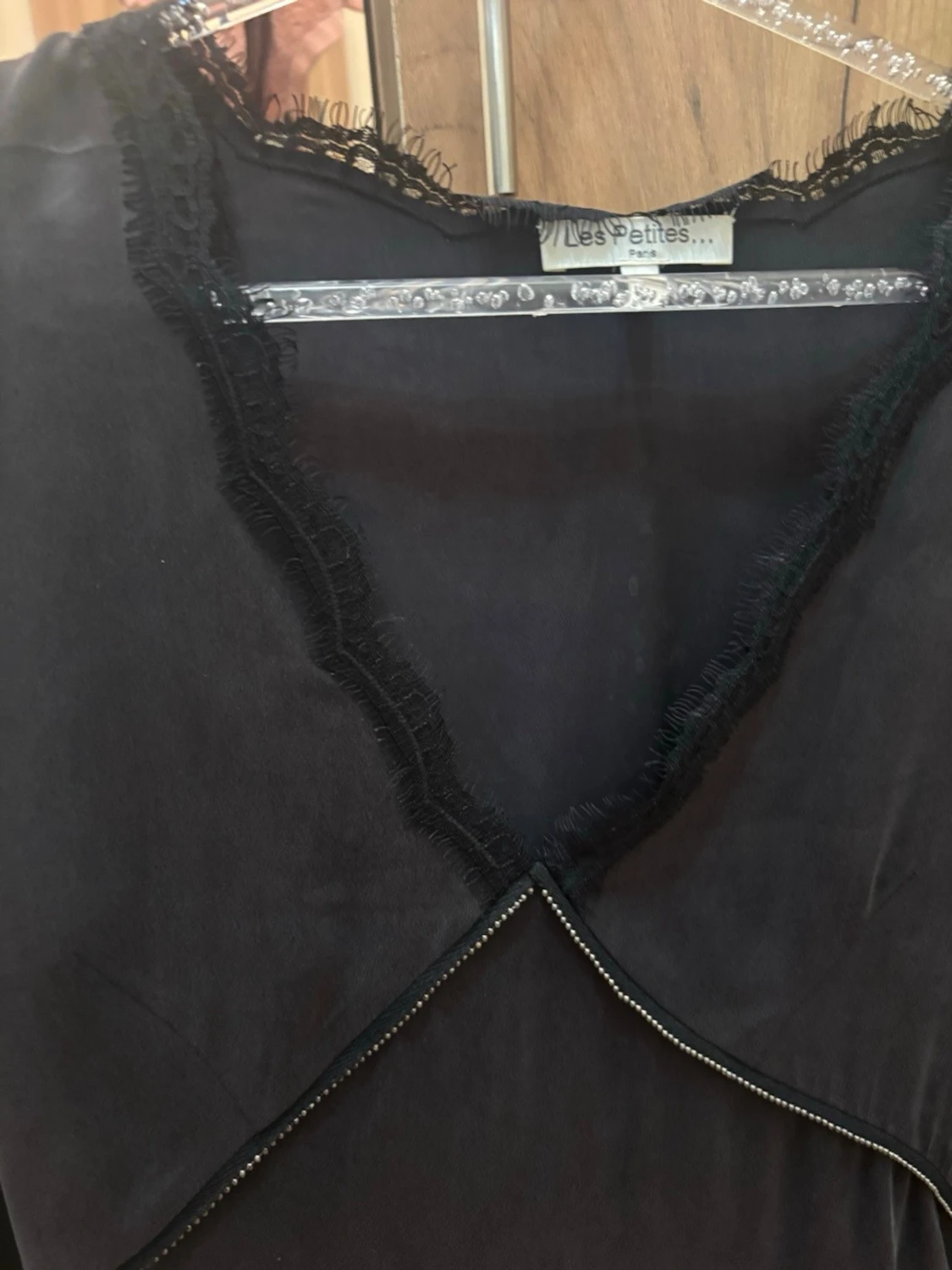 Svart långärmad blus med spetsdetalj - 1