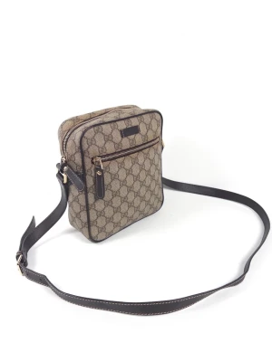 Gucci GG Supreme Shoulder Bag - •The Bag has been gently used and is in very good condition • Size: One Size •Color: Beige • Retail price: 10000+ •Height: 21cm Length: 18,5cm Depth: 7cm