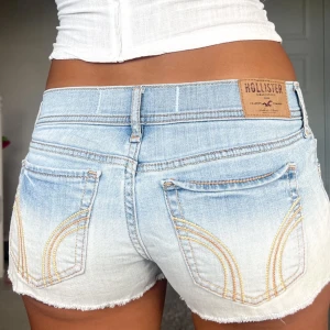 Jeansshorts - Midjemått: 38cm rakt över 💗