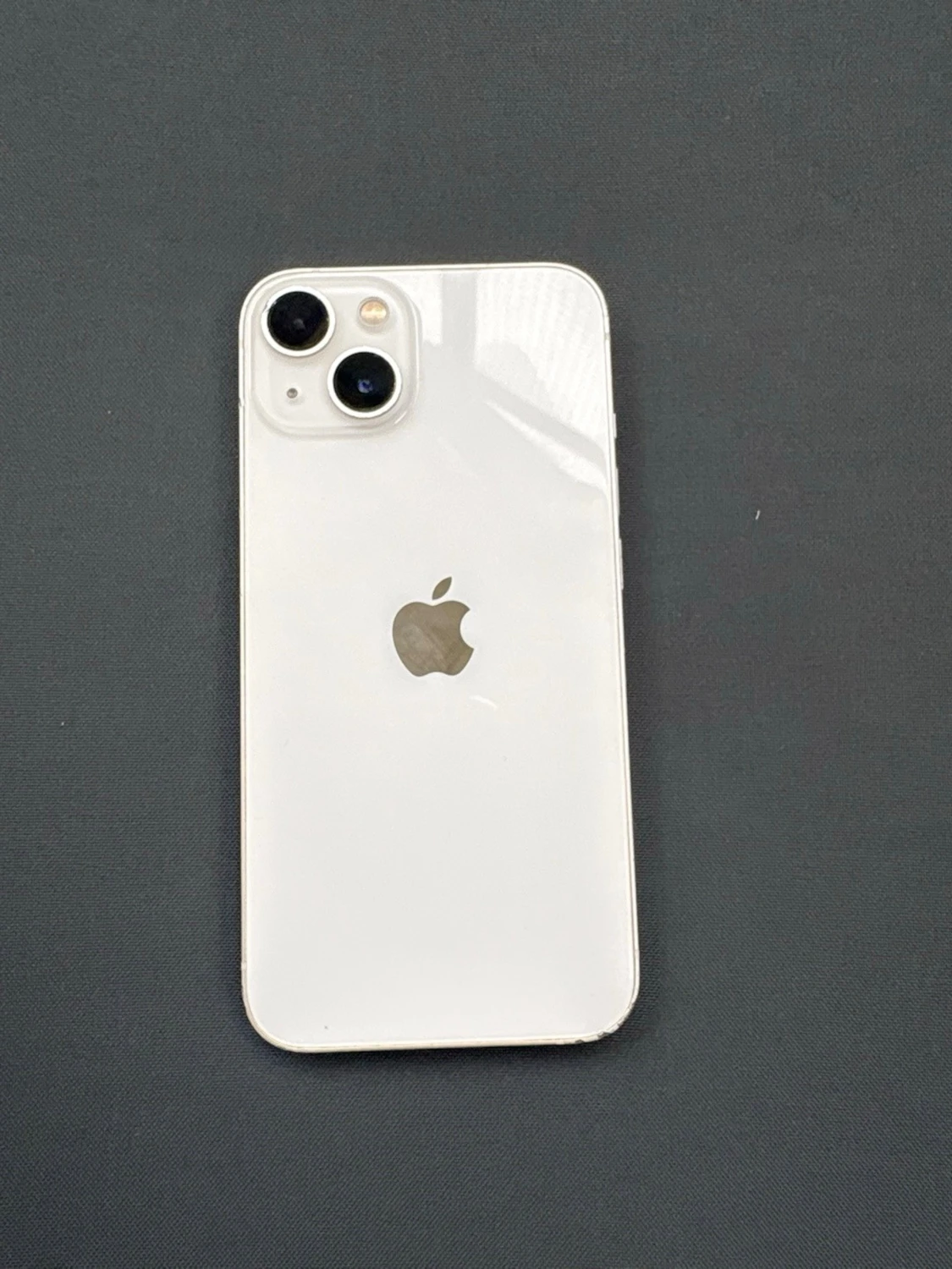 Vit iPhone 13 - 1