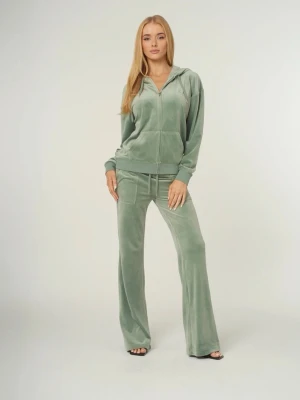 Set - Juicy couture set, Både byxor org pris: 1199kr 🩵hoodie org pris: 1299kr. BYXORNA ST: S 💚                    HOODIE ST: M 💚 använt under 5 ggr. Som ett nytt set i bra skick. För båda delarna skulle det ursprungligen bli 2498 kr. 🩵