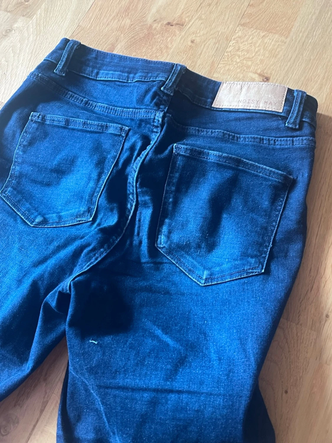 Mörkblå bootcut jeans från Noisy May - 1