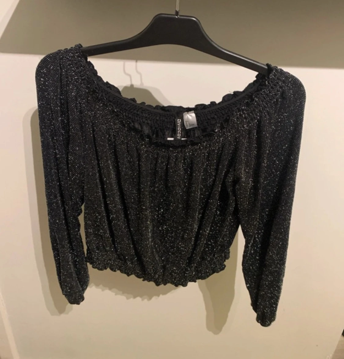 Svart glittrig offshoulder topp
