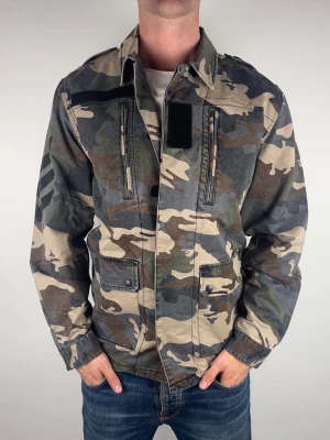 Zadig voltaire jacka - Storlek: L/M || Skick: nycksick|| Nypris: Ca 3000kr || Följ för liknande produkter 🌊🍾