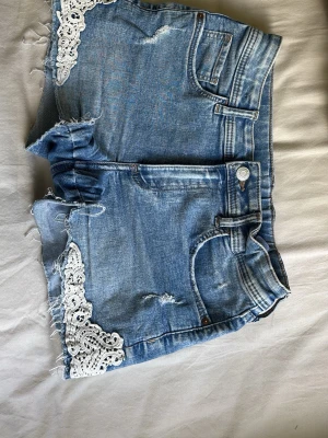 Snygga spets shorts  - Kommet inte till någon användning.