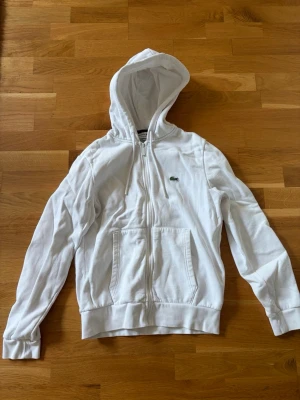 Lacoste zip hoodie - Lacoste zip hoodie, använd men bra skick