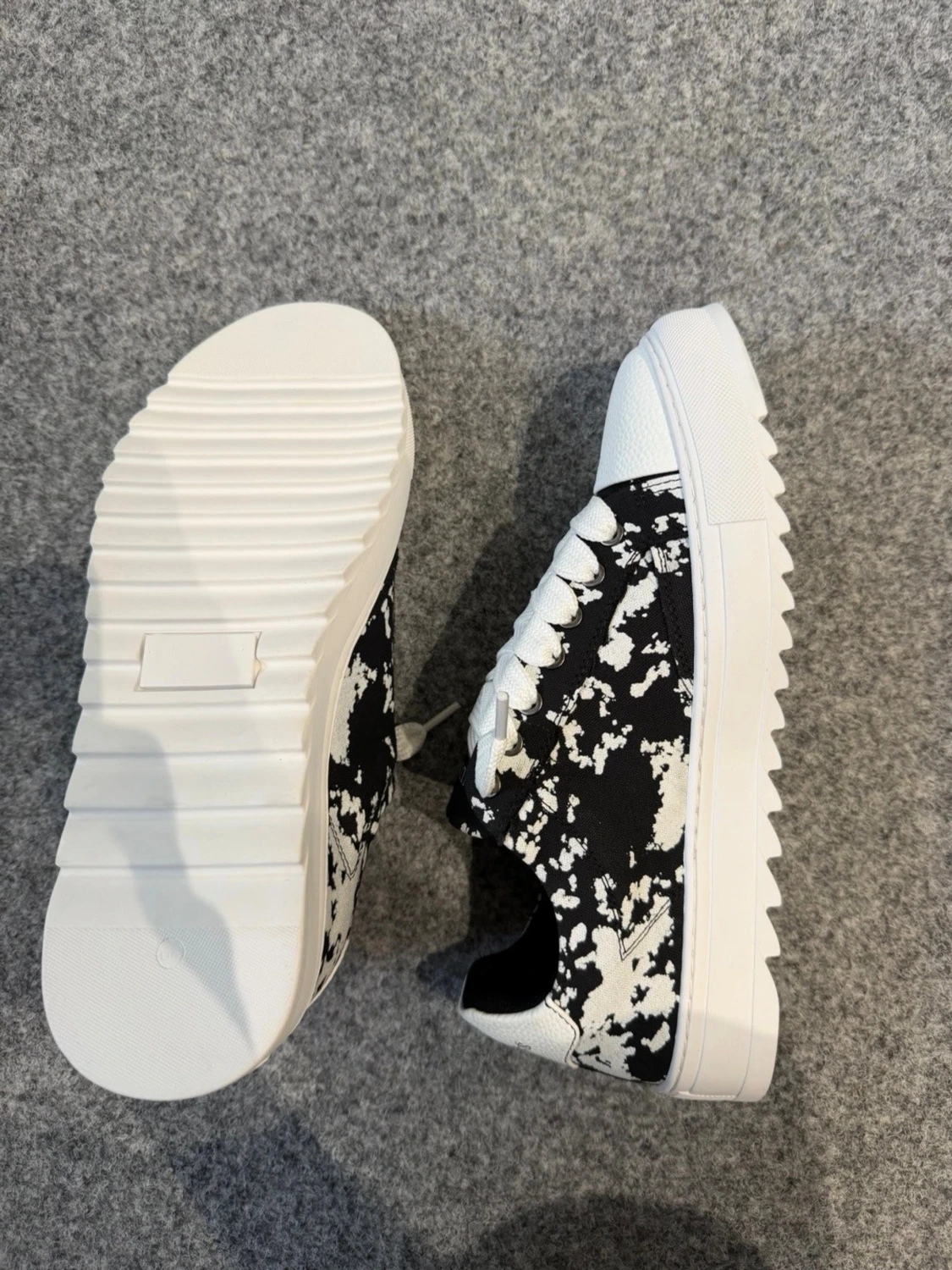 Numeris black and white shoes - 2