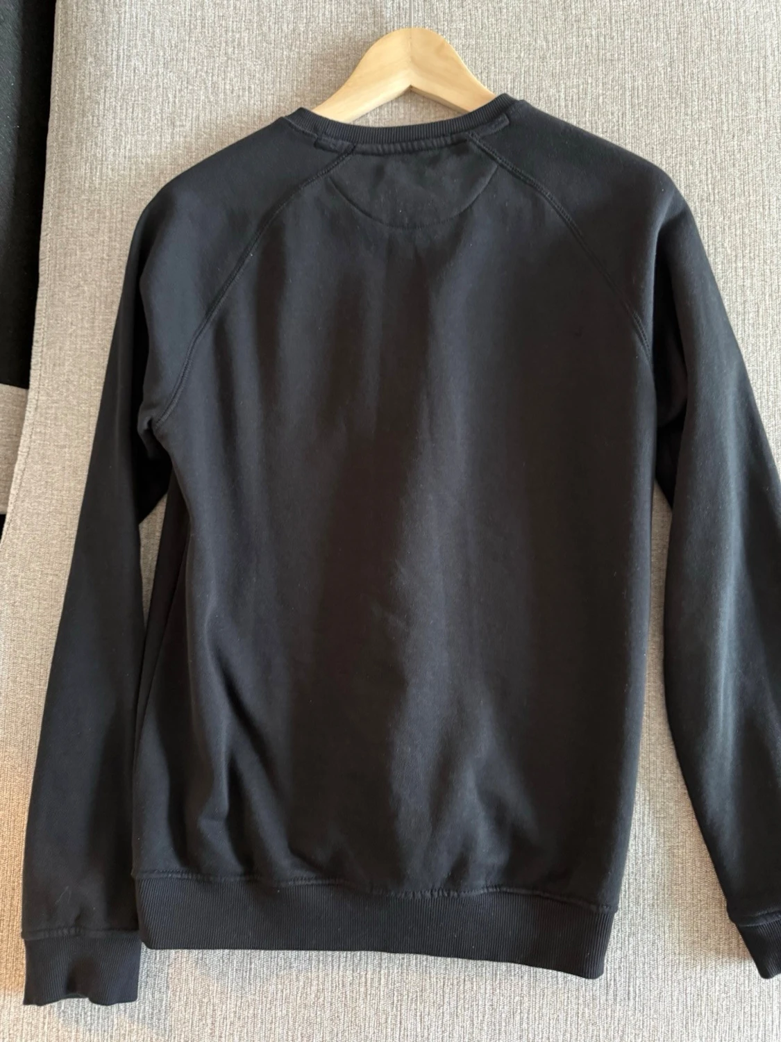 Svart basic sweatshirt - 1