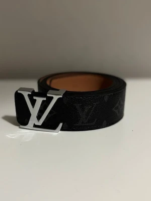 Lv bälte - Helt ny, fraktas inom lång tid!!!