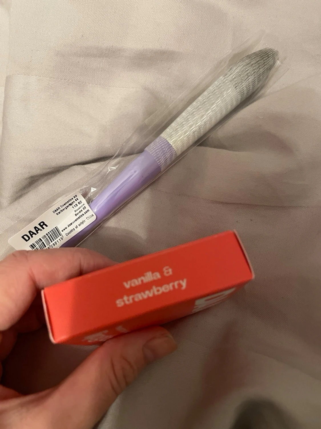  pocket beating lipgloss duo DAAR vanilla & strawberry + borste - 1