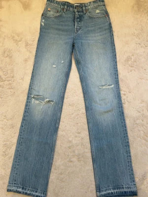 Ljusblå jeans Zara - Midwaist jeans från Zara i storlek 34