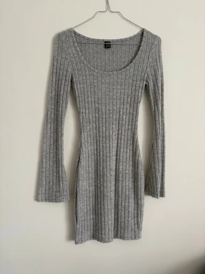 4st klänningar  - Jag säljer 4 av mina klänningar som inte kommer till användning. Den ena är från SHEIN ( aldrig använd ) den va för liten, den andra tredje och fjärde från h&m. Man kan köpa de ett i alla pack och bara betala för 3 eller 2 för 3. Eller så kan man köpa de enskilt. Fråga gärna om ni har någon fråga🤗