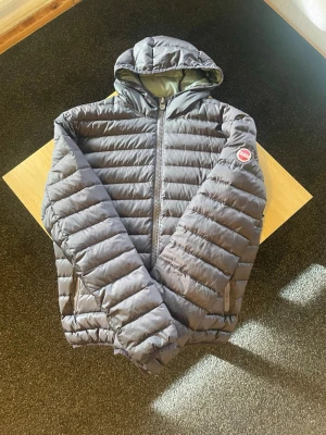 Colmar Jacka - Dam jacka! Sjukt snygg Colmar jacka perfekt nu på våren, Skick: 9/10 - Mycket bra! Storlek S ✅ | Pris: Endast 999kr . Hör av dig vid intresse! 