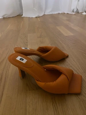 Gina skot - Med liten klack aldrig använt