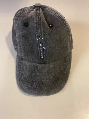 Travis scott keps cactus jack - Helt ny! Pris kan diskuteras vid snabb affär