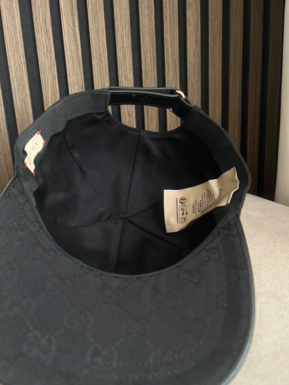 Svart keps från Gucci med GG-mönster - 1