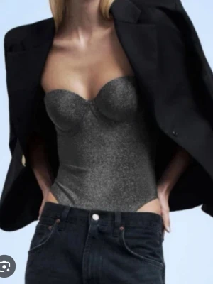 Glittrig body intimissimi - Glittrig body ifrån intimissimi. Storlek 75D. 