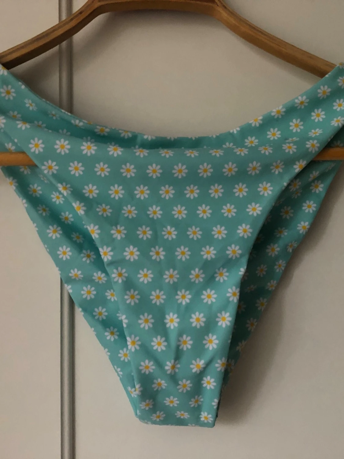 Ny Bikini i turkost med blommigt mönster - 1