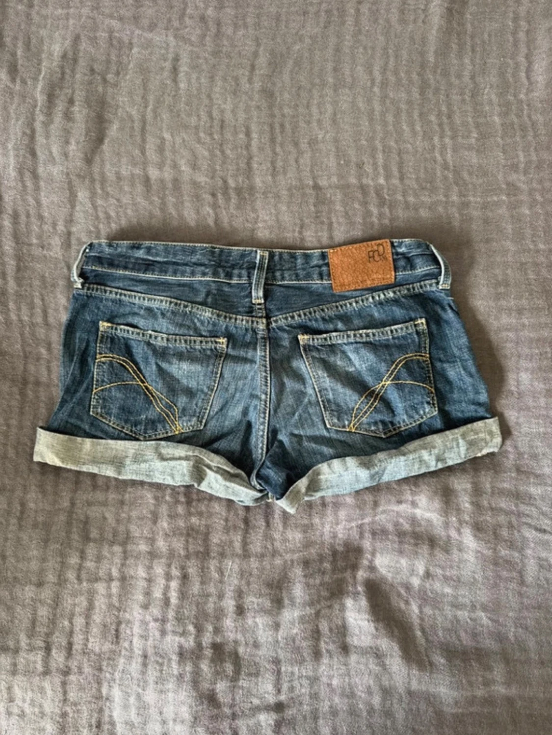 Lågmidjade jeansshorts 