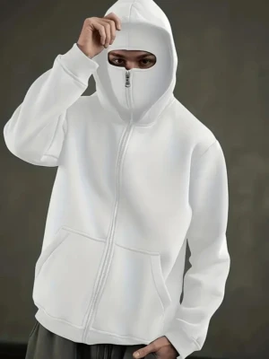 Vit zip hoodie med huva - Säljer en clean vit hoodie med dragkedja och stor huva. Hoodien har två rymliga fickor framtill och är gjord i mjukt material.