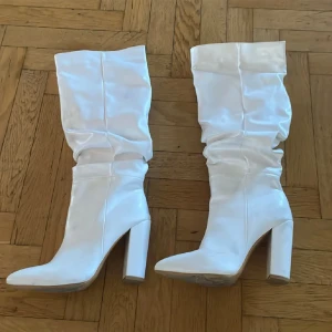 klackar - vita boots