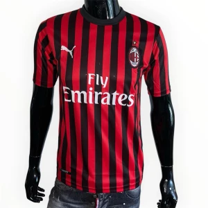 AC Milan Matchtröja Strl XS - Helt ny, högkvalitativ replika  Storlek: XS  Pris: 299 kr  Leverans: Skickas inom 24 timmar  Observera: Begränsat antal i lager – först till kvarn gäller  