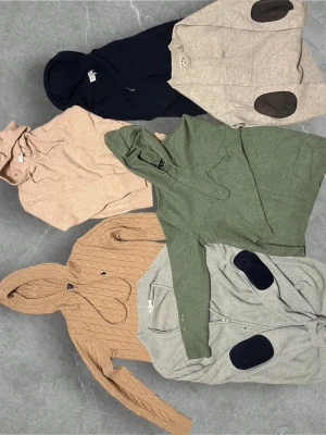 100% Kashmir kläder - Alla varor har sin egna annons på min profil. Schyssta priser på schyssta plagg. Ralph lauren soft goat mm