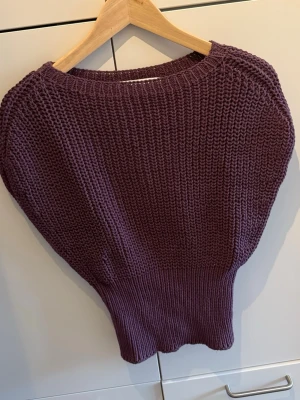 Stickad topp från Zara - Stickad topp med tajt midja