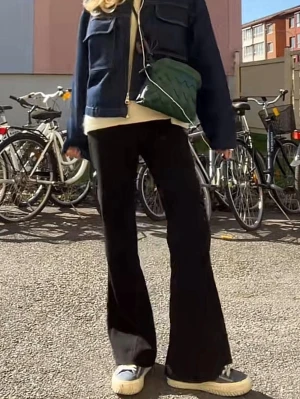 Lågmidjade kostymbyxor  - Assnygga kostymbyxor från Madlady! Superstretchigt material och supersköna. Midjemått tvärs över är 37cm och innerbenslängden är 86. Jag är 172cm för referens!