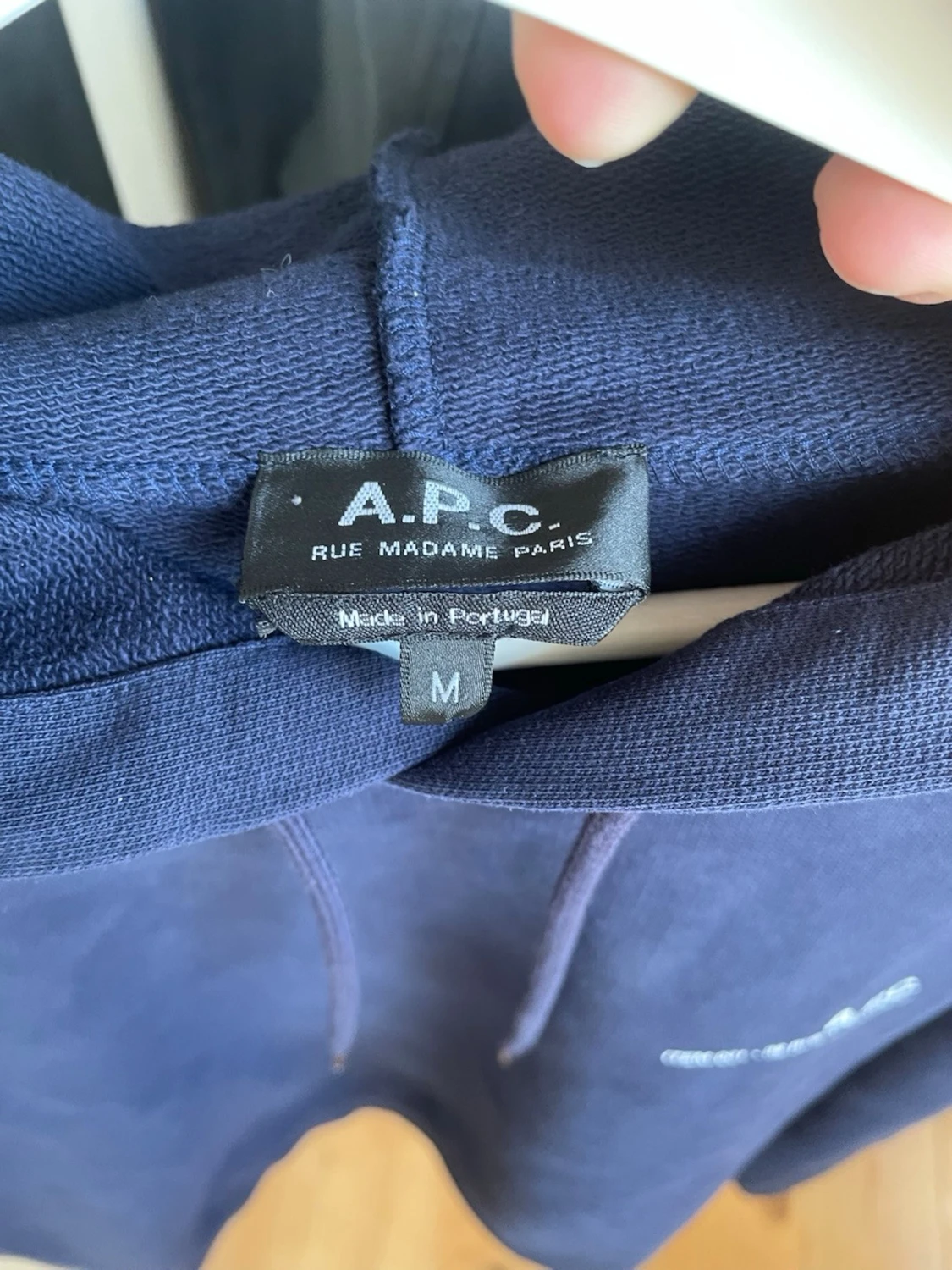 Mörkblå hoodie från A.P.C. - 4