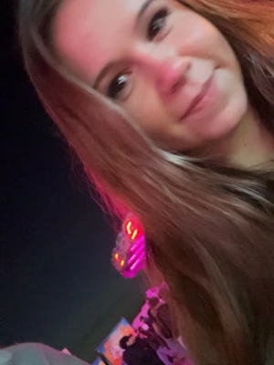 Äcklig råtta 🐀 🤮💩 - Liten råtta som aldrig används, äter upp ens mat, kan plocka upp skräp ibland och sätter på EPA dunk när man ska sova🥰🤮💩