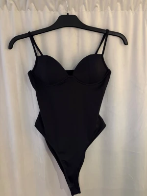 svart body - Body från missguided. Använd 1 gång