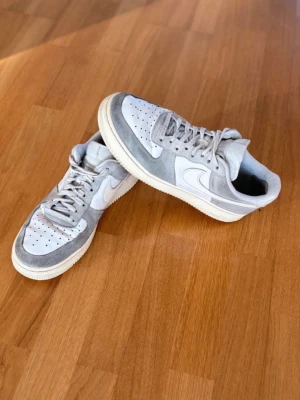 Nike air fore 1 - Bra skick. Storlek 43