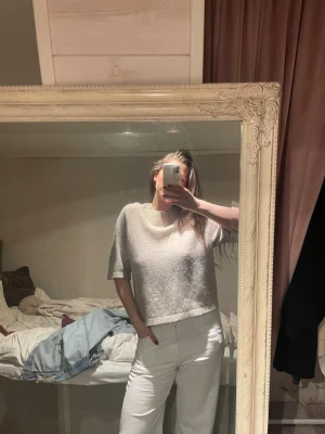 & Other stories stickat - Använda litegrann men bra skick💕💕 Kontakta mig för fler bilder🤗🤗