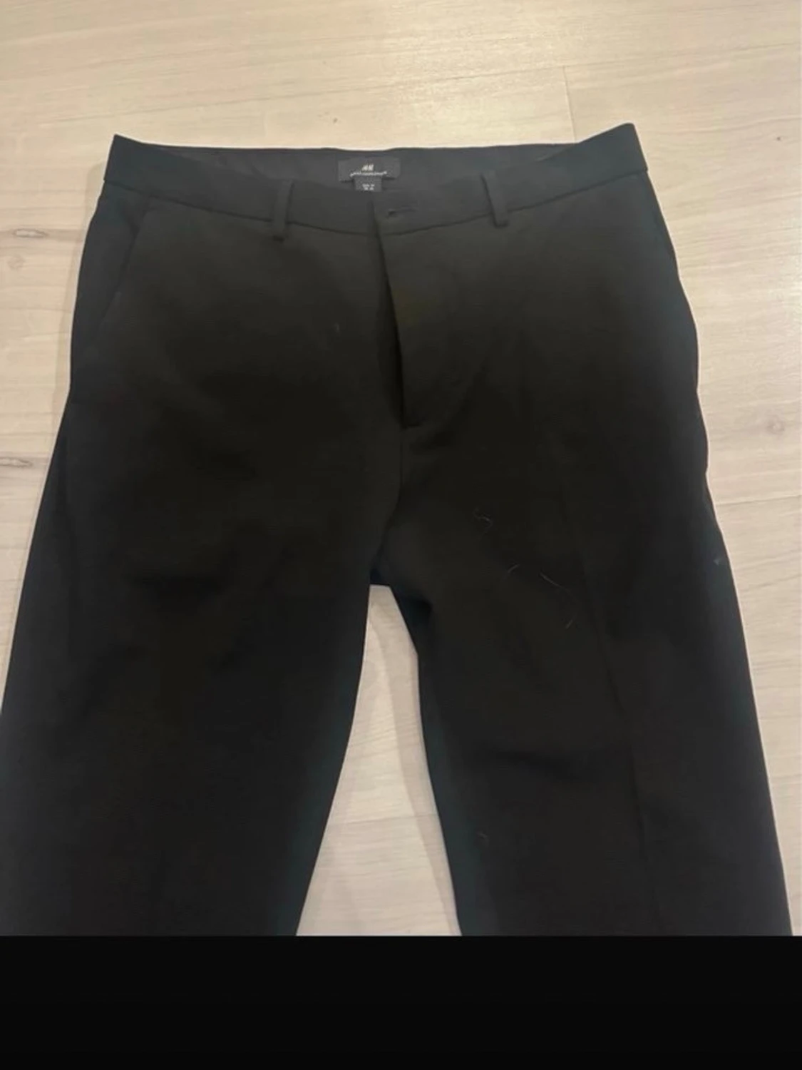 Svarta kostymbyxor från H&M - 1