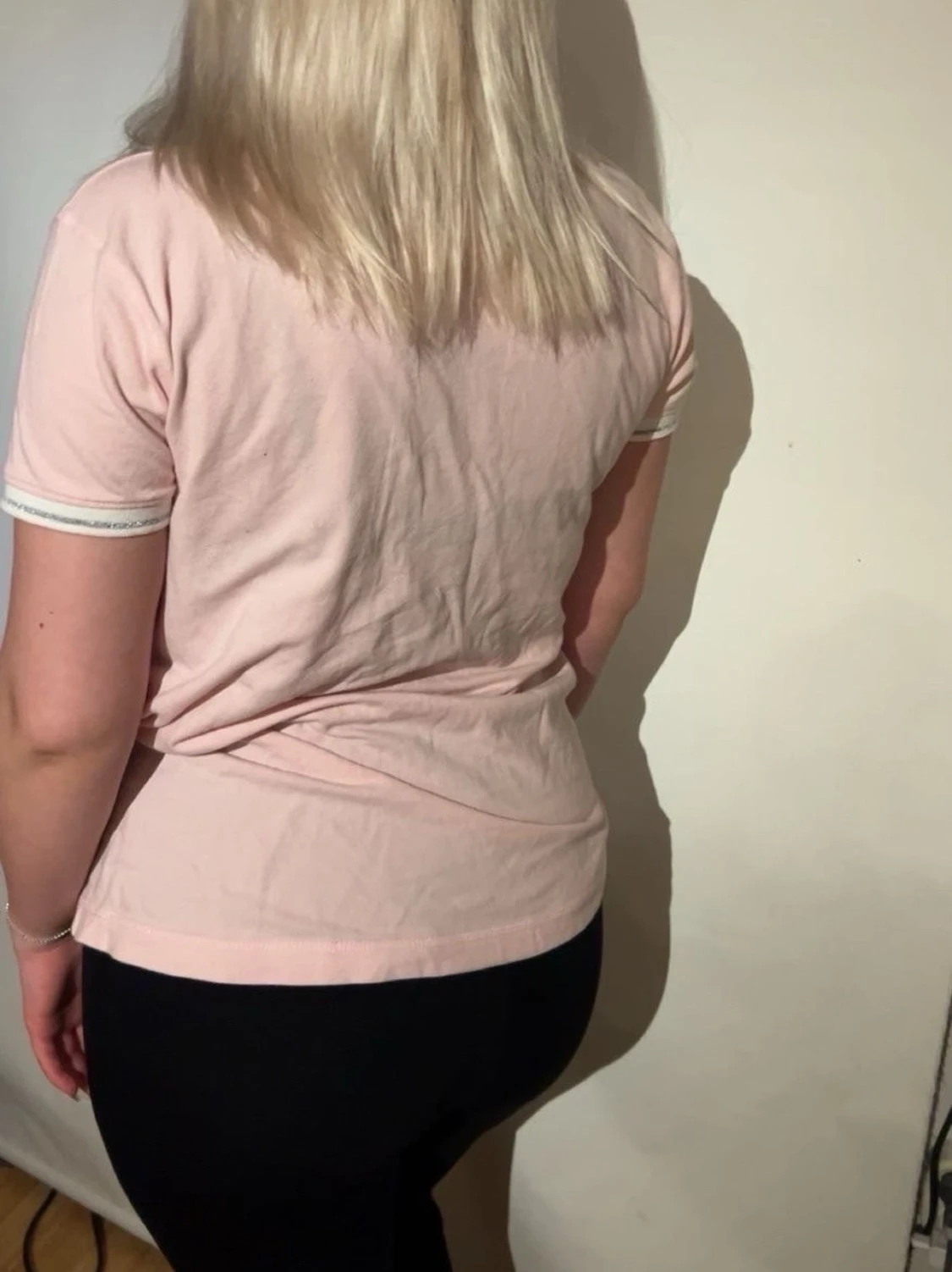 Ljusrosa piké t-shirt med krage - 1