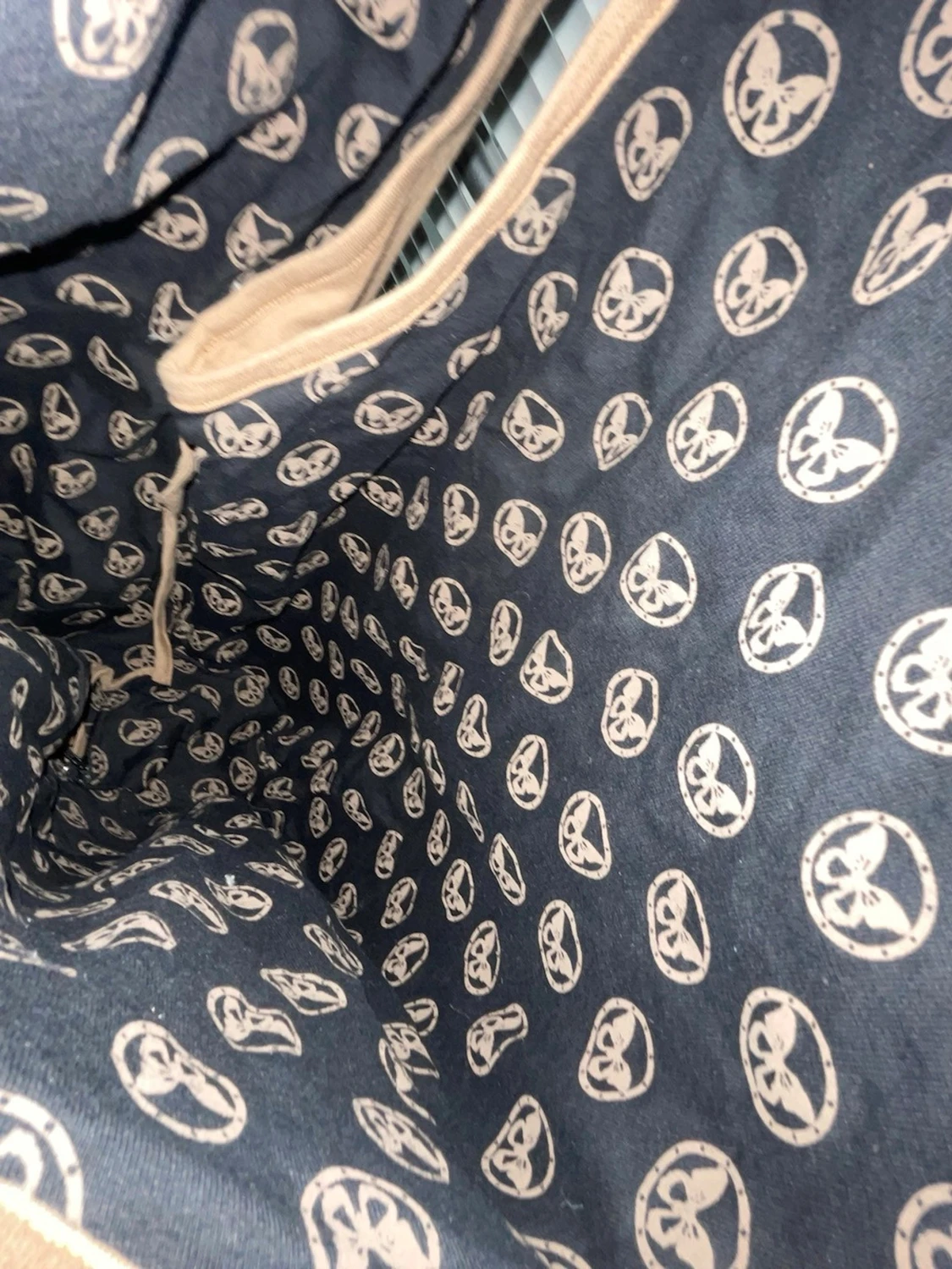 Brun shoppingväska med fjärilar från Hängmatts - 3